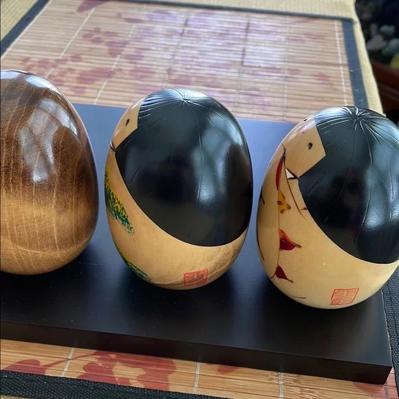 Handcrafted Wooden Kokeshi Dolls Set - The four seasons with stand. - Picture 4 of 16